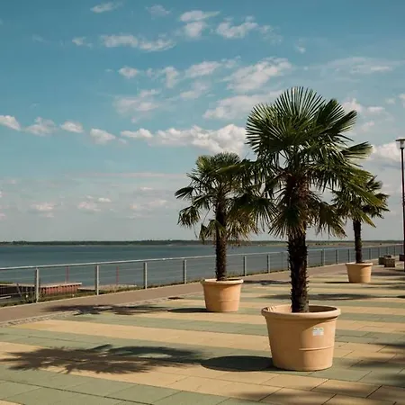 Seeblick & Terrasse! Moderne 96qm * Grossraeschen